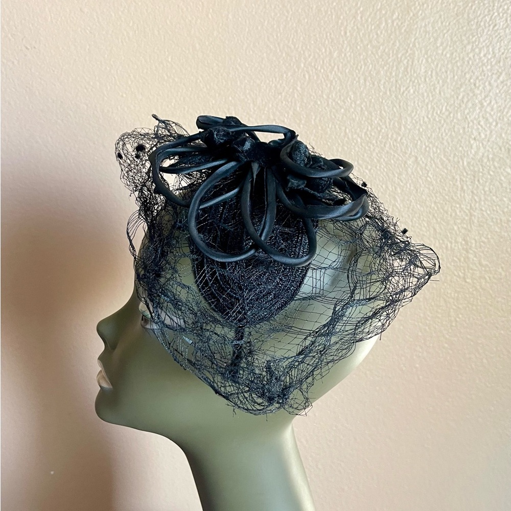 Elegant Black Fascinator